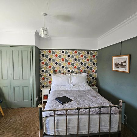 The Lodge Stanwell Extérieur photo